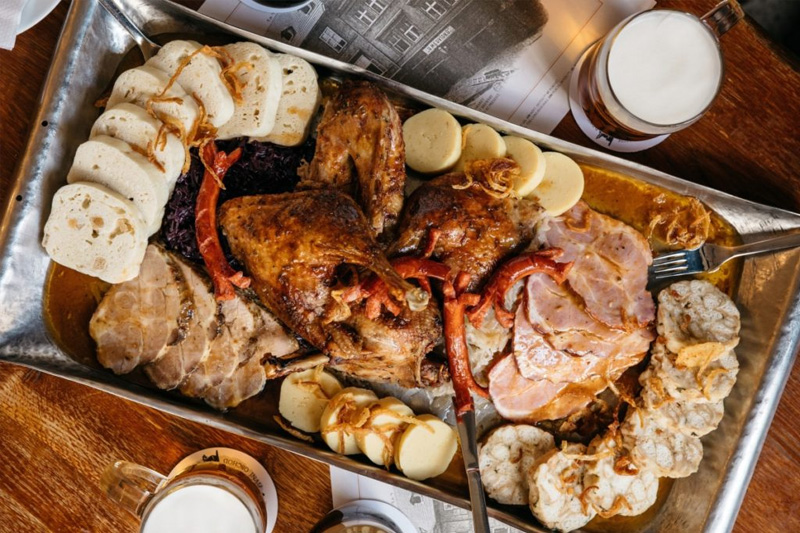 Restaurant & hotel U Medvidku - restaurant